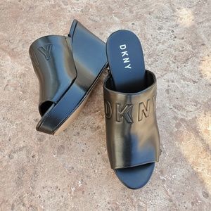 SUPER RARE 🖤 DKNY Raised Logo Black Wedge Mules 9
